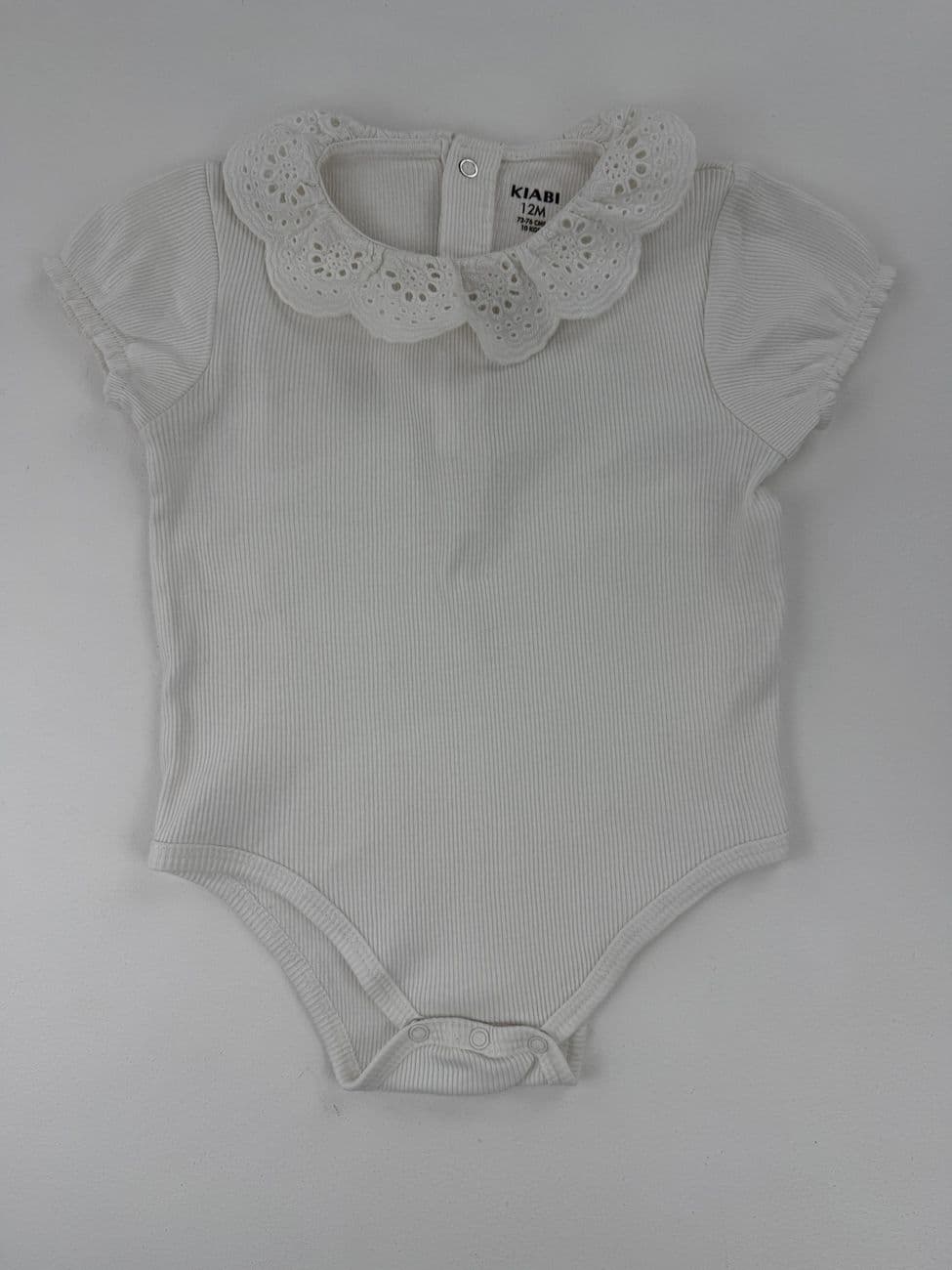Body manches courtes côtelé à col brodé – Kiabi – 12 mois (73-76 cm)