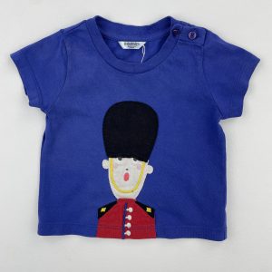 Tee-shirt appliqué garde anglais – Baby Boden – 3/6 mois